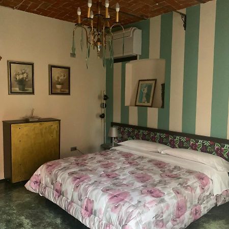 Cortiletto D'Alba Camere Con Ristorante ภายนอก รูปภาพ