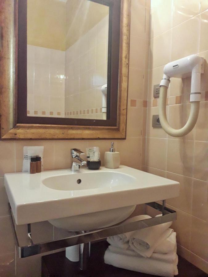 Cortiletto D'Alba Camere Con Ristorante ภายนอก รูปภาพ
