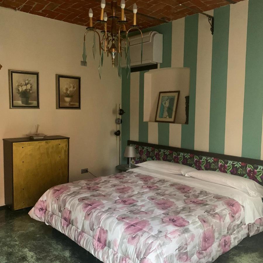 Cortiletto D'Alba Camere Con Ristorante ภายนอก รูปภาพ